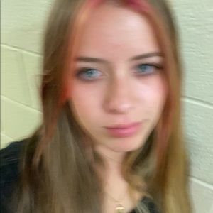 Meet your Posher, Elise